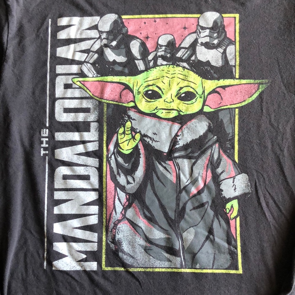 Star Wars The Mandalorian Hoodie - Picture 3 of 9